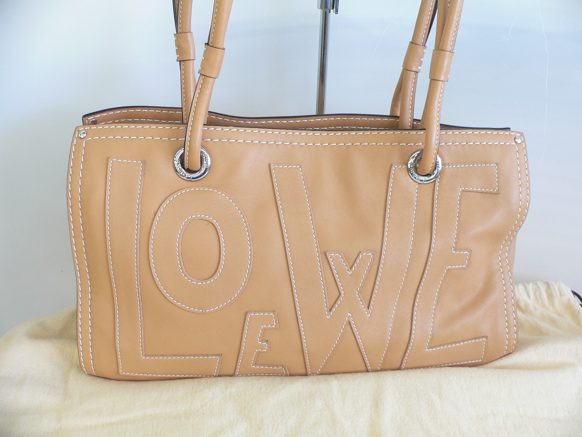 LOEWE ロエベ ショッパートートバック レザー 買取 ニコニコ堂下妻 | 中古品の高価買取・販売のアイコー｜茨城県・栃木県