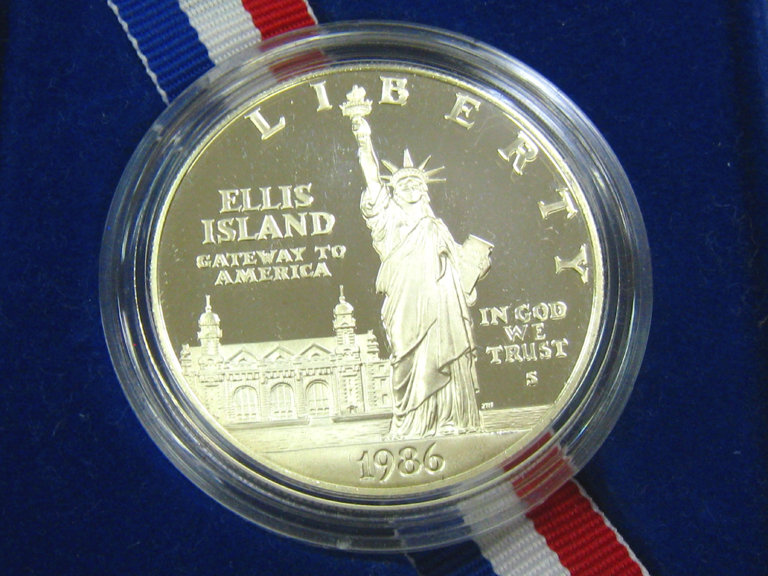 ☆正規品新品未使用品 1986年 LIBERTY ELLIS ISLANDリバティーコイン 記念硬貨 銀製 メダル ONE DOLLAR 銀貨